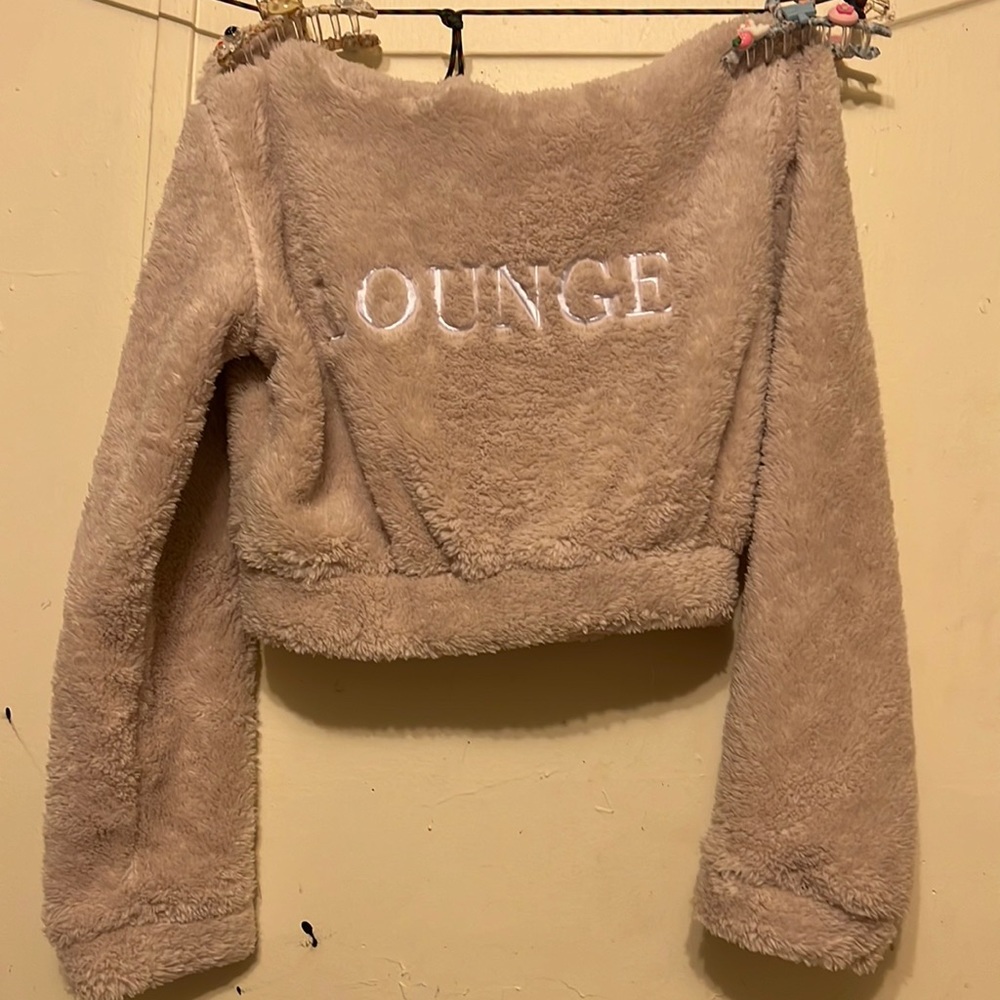 Lounge cut off hoodie, beige, fuzzy, size small